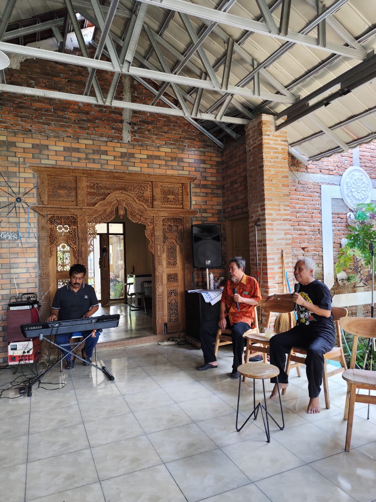 Syukuran keluarga di Ndalem kopikopi.id